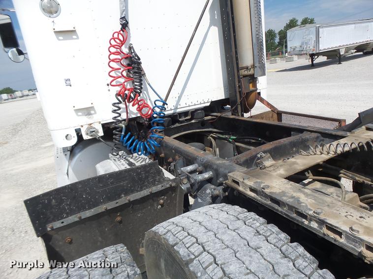 image for item DB1398 1993 Freightliner FLD semi truck