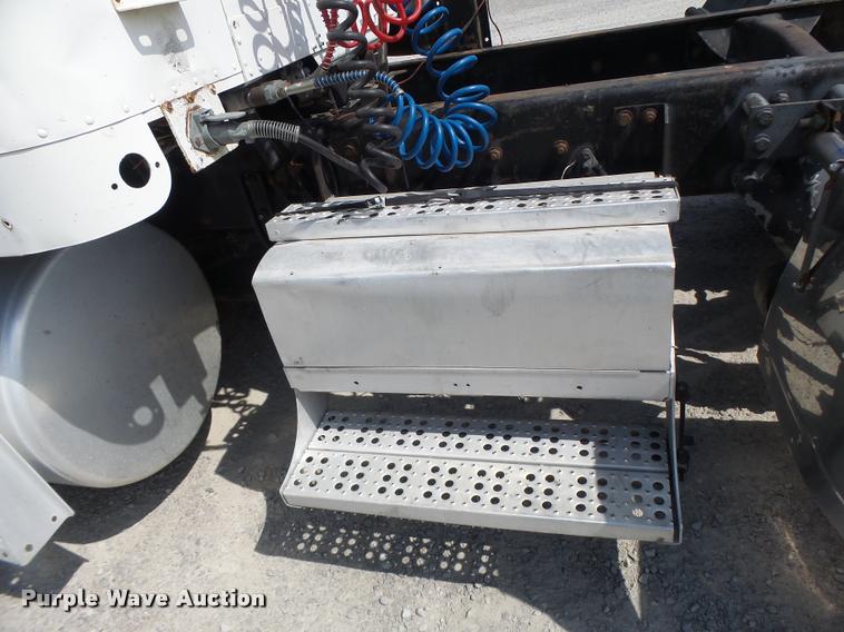 image for item DB1398 1993 Freightliner FLD semi truck