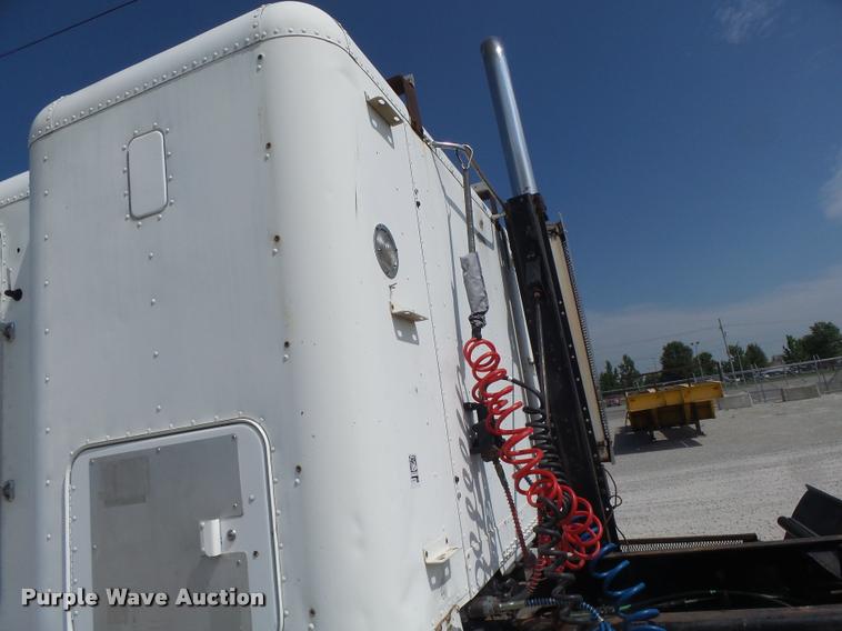 image for item DB1398 1993 Freightliner FLD semi truck