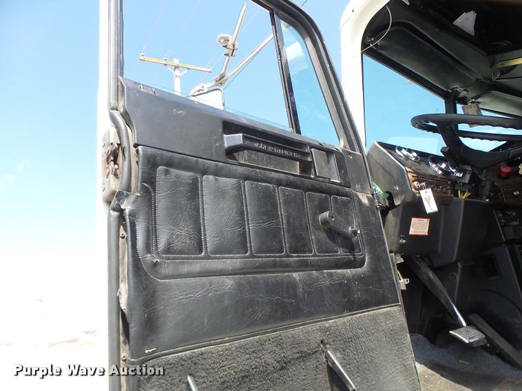 image for item DB1398 1993 Freightliner FLD semi truck