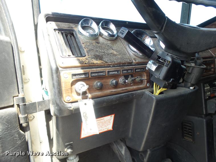 image for item DB1398 1993 Freightliner FLD semi truck