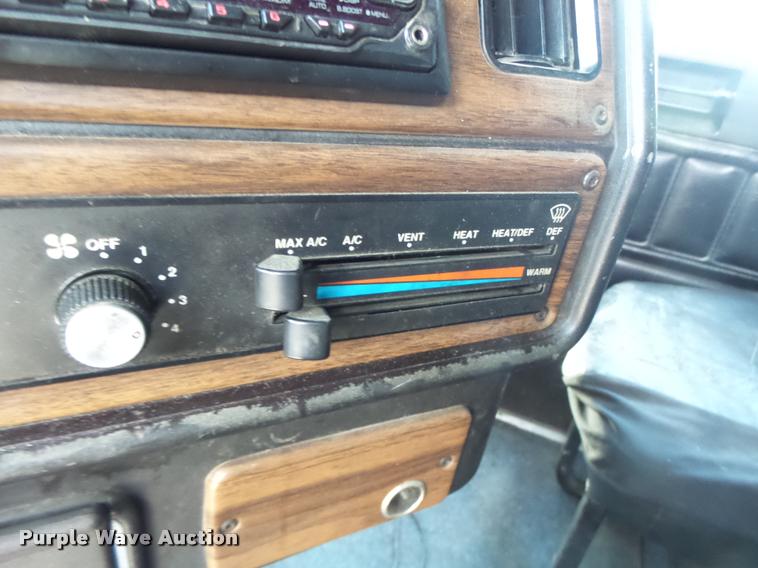 image for item DB1398 1993 Freightliner FLD semi truck