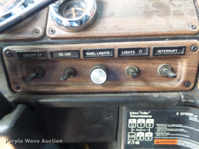 image for item DB1398 1993 Freightliner FLD semi truck