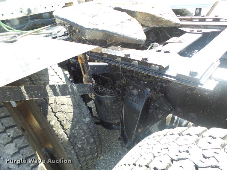 image for item DB1411 2005 Freightliner Columbia semi truck