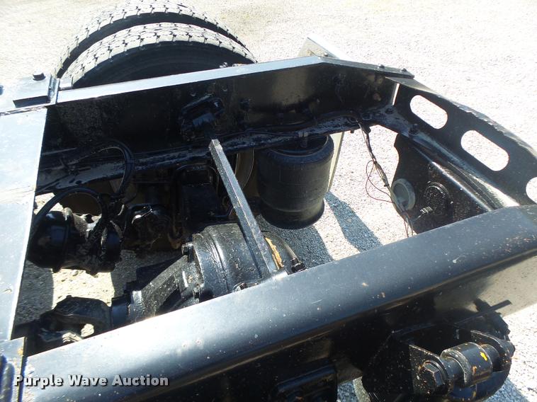 image for item DB1411 2005 Freightliner Columbia semi truck