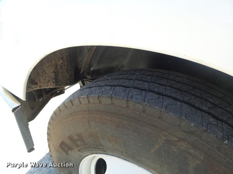 image for item DB1411 2005 Freightliner Columbia semi truck