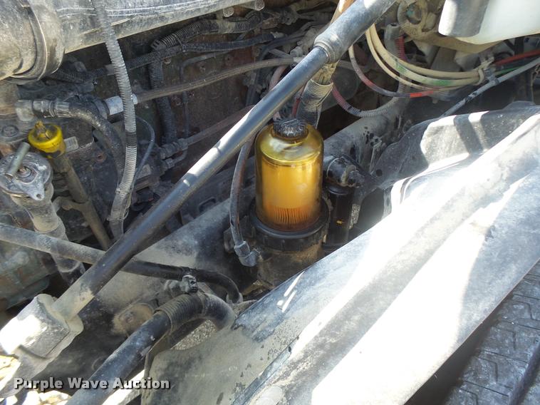 image for item DB1411 2005 Freightliner Columbia semi truck