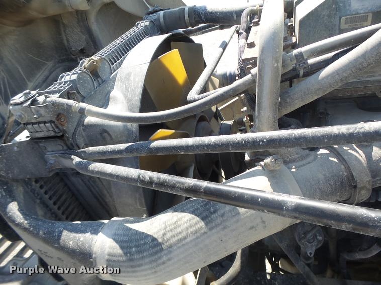 image for item DB1411 2005 Freightliner Columbia semi truck