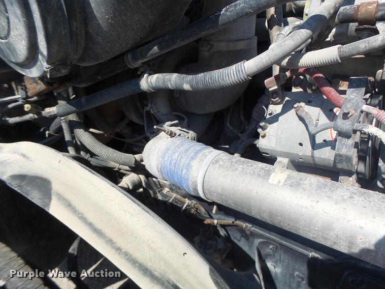 image for item DB1411 2005 Freightliner Columbia semi truck