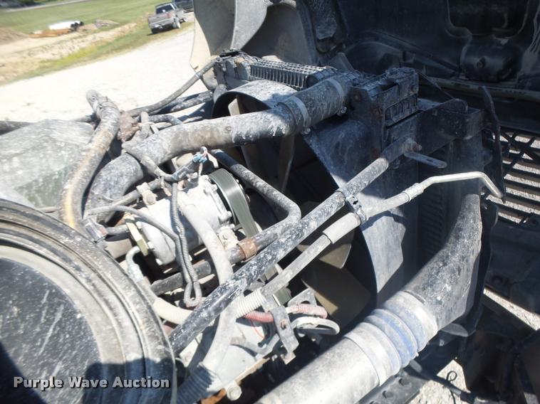 image for item DB1411 2005 Freightliner Columbia semi truck