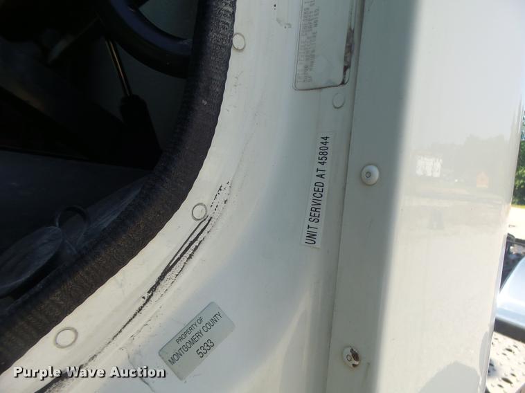 image for item DB1411 2005 Freightliner Columbia semi truck