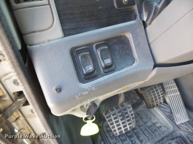 image for item DB1411 2005 Freightliner Columbia semi truck