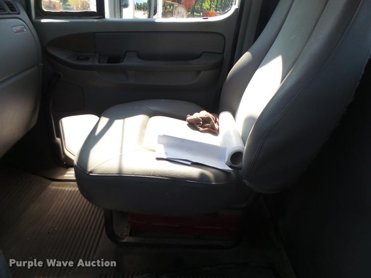 image for item DB1411 2005 Freightliner Columbia semi truck