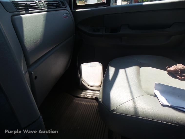 image for item DB1411 2005 Freightliner Columbia semi truck