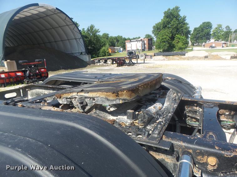 image for item DB1412 2007 Freightliner Columbia semi truck