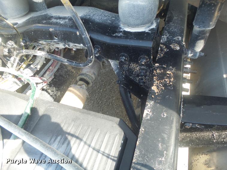 image for item DB1412 2007 Freightliner Columbia semi truck