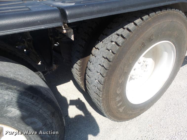 image for item DB1412 2007 Freightliner Columbia semi truck