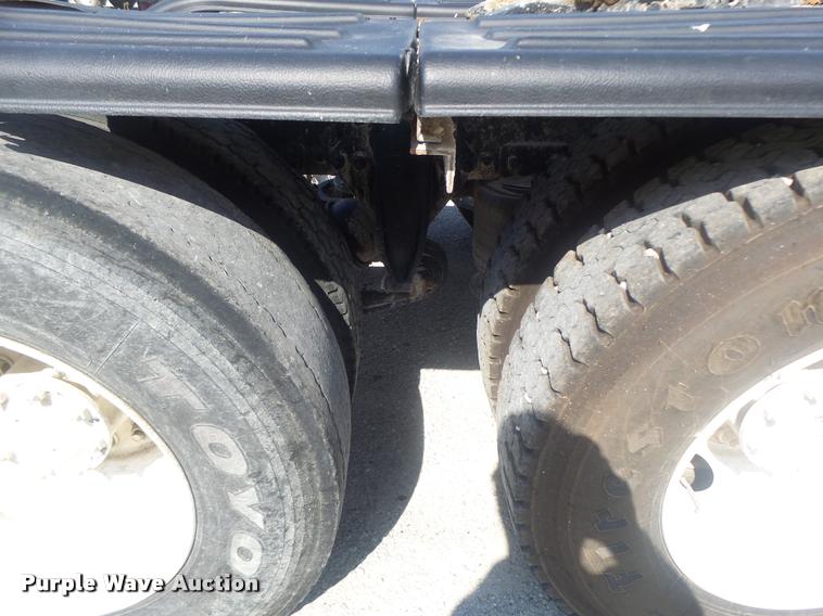 image for item DB1412 2007 Freightliner Columbia semi truck