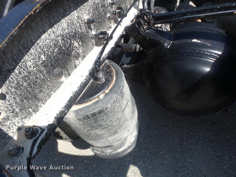 image for item DB1412 2007 Freightliner Columbia semi truck