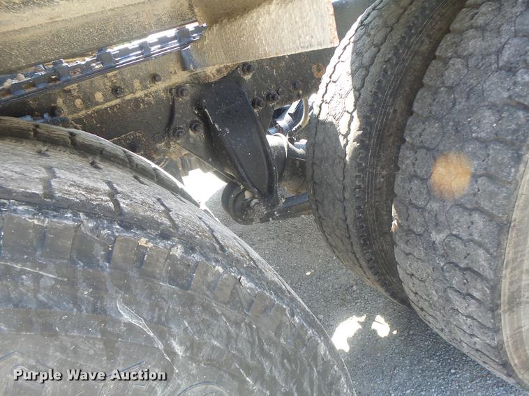 image for item DB1412 2007 Freightliner Columbia semi truck