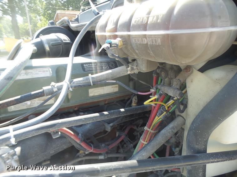 image for item DB1412 2007 Freightliner Columbia semi truck