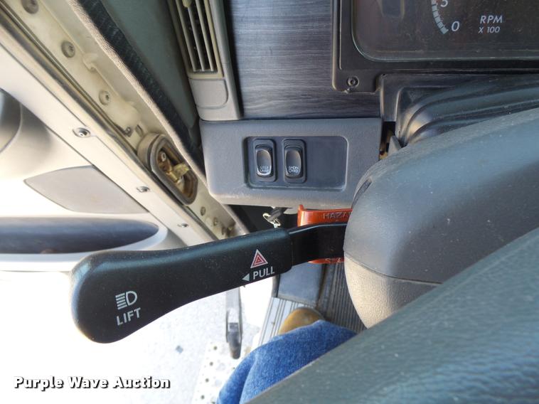 image for item DB1412 2007 Freightliner Columbia semi truck