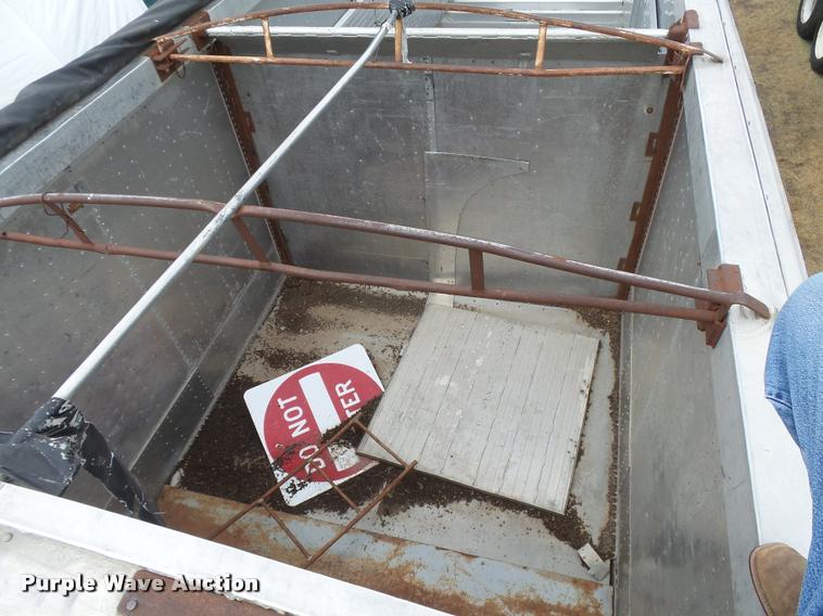 image for item DB2713 1982 Hopp triple hopper bottom grain trailer