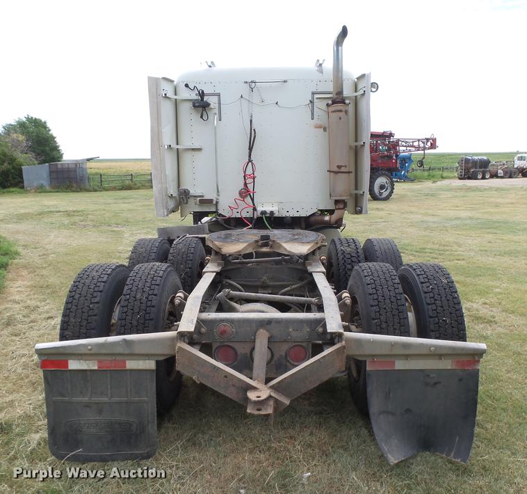 image for item DB2715 2001 Freightliner Columbia 120 semi truck