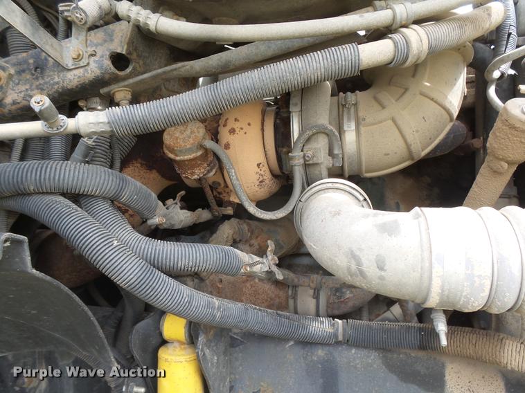 image for item DB2715 2001 Freightliner Columbia 120 semi truck