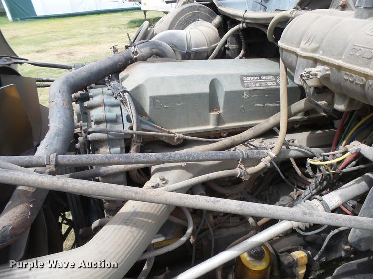 image for item DB2715 2001 Freightliner Columbia 120 semi truck