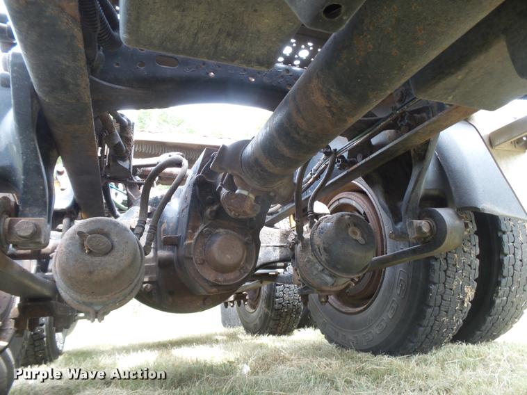 image for item DB2715 2001 Freightliner Columbia 120 semi truck