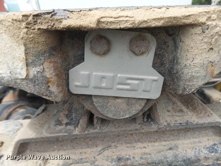 image for item DB2715 2001 Freightliner Columbia 120 semi truck