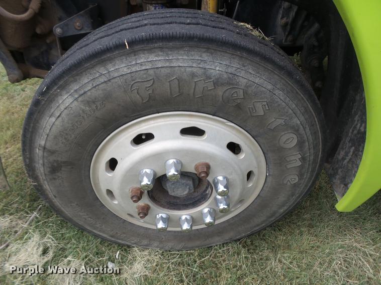 image for item DB2715 2001 Freightliner Columbia 120 semi truck