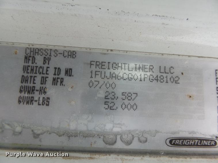 image for item DB2715 2001 Freightliner Columbia 120 semi truck