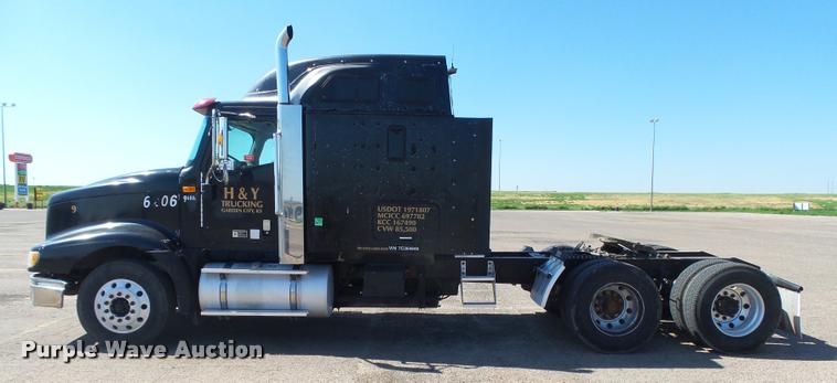 image for item DB2737 2007 International 9400i semi truck