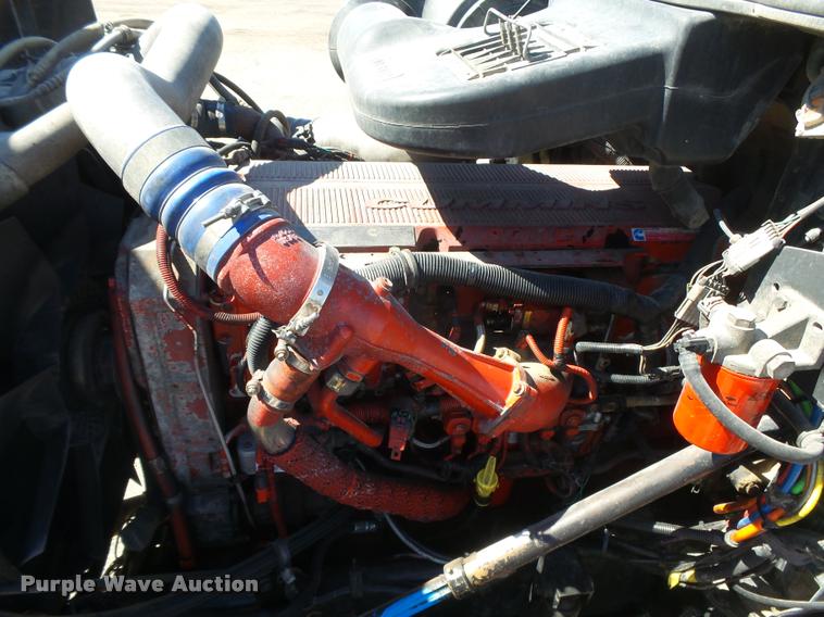 image for item DB2737 2007 International 9400i semi truck