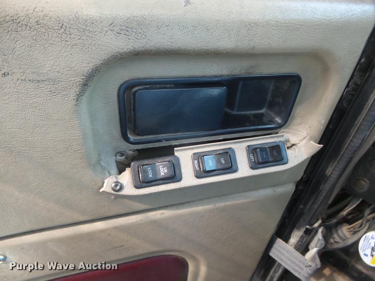 image for item DB2737 2007 International 9400i semi truck