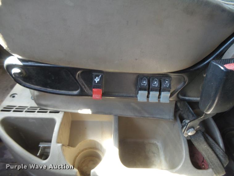 image for item DB2737 2007 International 9400i semi truck