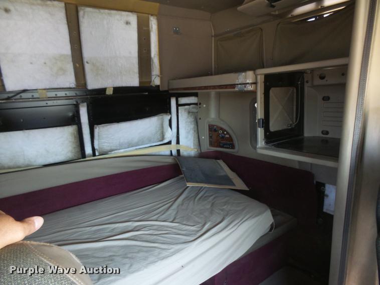 image for item DB2737 2007 International 9400i semi truck