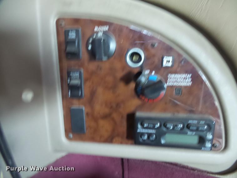 image for item DB2737 2007 International 9400i semi truck