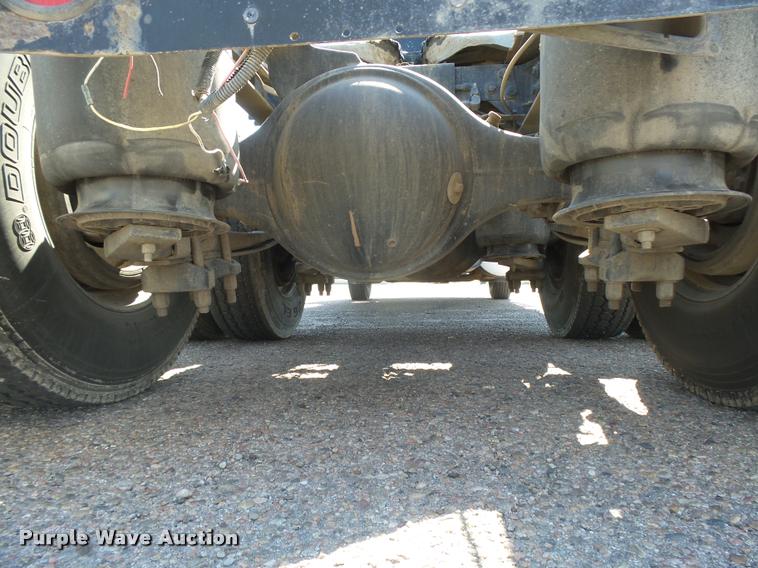 image for item DB2737 2007 International 9400i semi truck