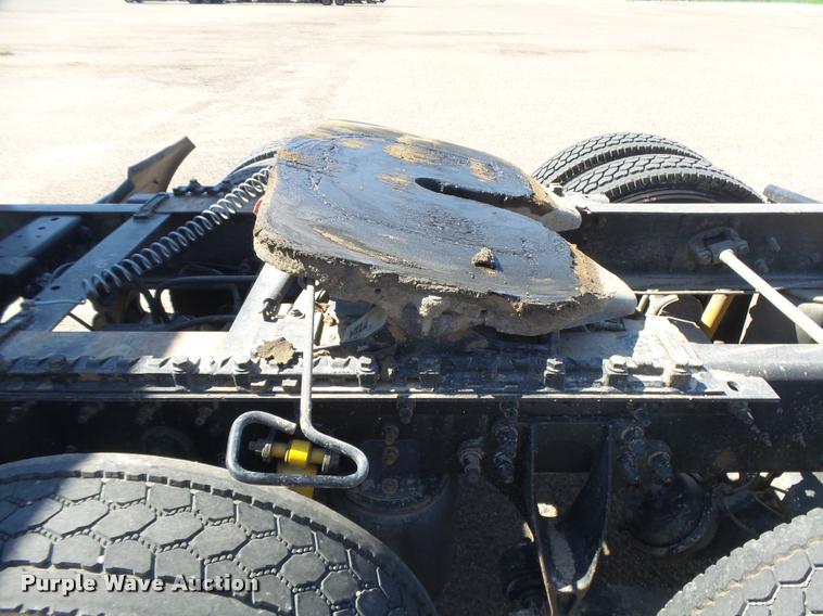 image for item DB2737 2007 International 9400i semi truck