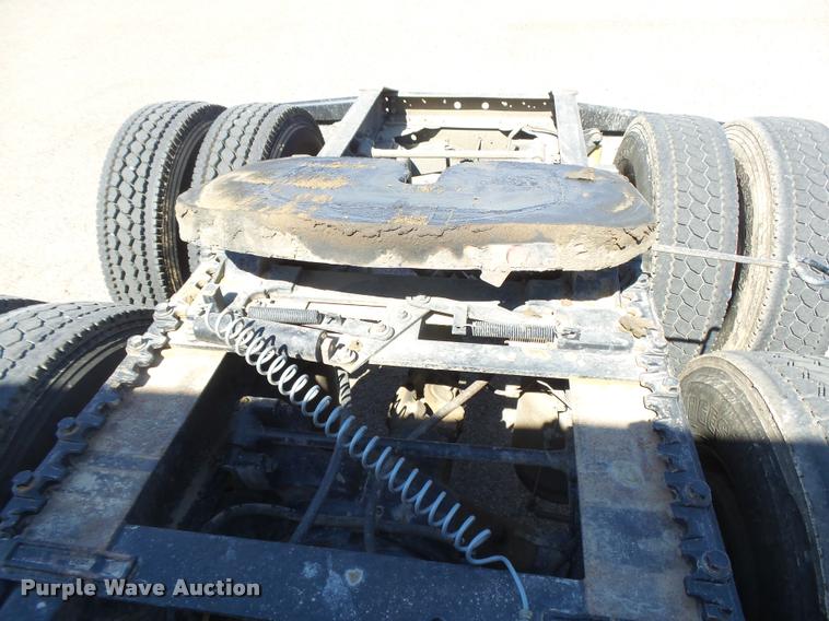 image for item DB2737 2007 International 9400i semi truck