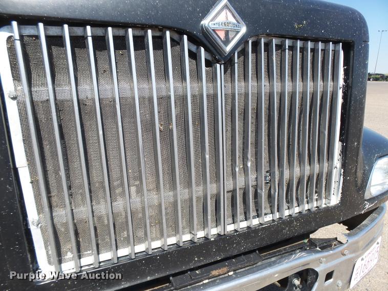 image for item DB2737 2007 International 9400i semi truck