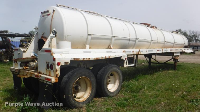 image for item DB3908 1981 Troxel tank trailer