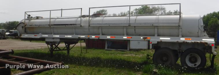 image for item DB3908 1981 Troxel tank trailer
