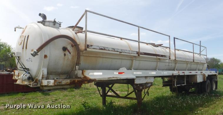 image for item DB3908 1981 Troxel tank trailer