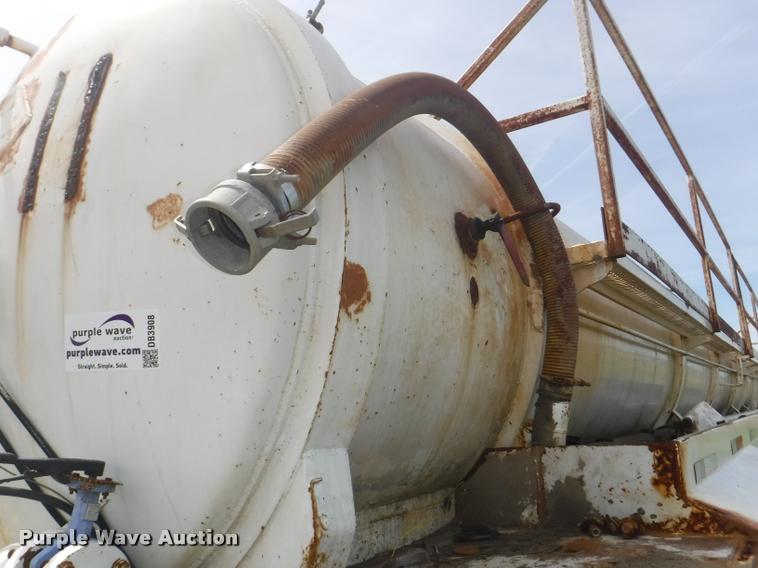 image for item DB3908 1981 Troxel tank trailer