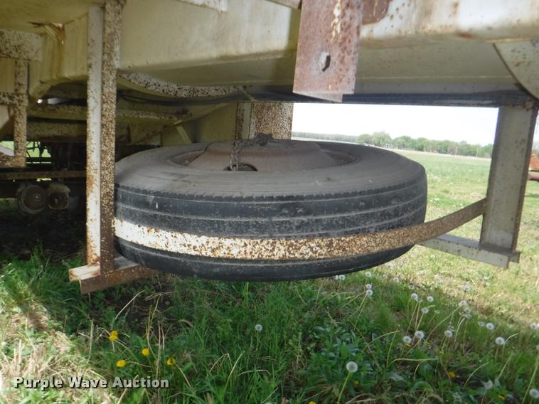 image for item DB3908 1981 Troxel tank trailer