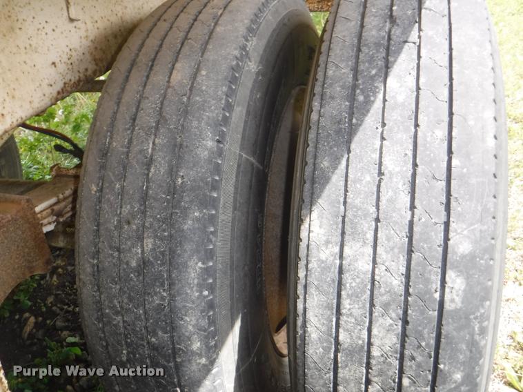 image for item DB3908 1981 Troxel tank trailer